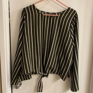 Dark green long sleeve top. 1x
